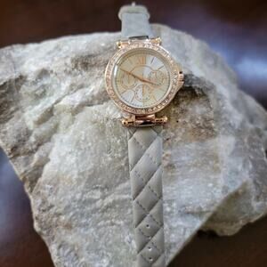 Vintage Watches Rose Gold Quartz Watch Crystal Bezel Gray Quilted Strap Fashion